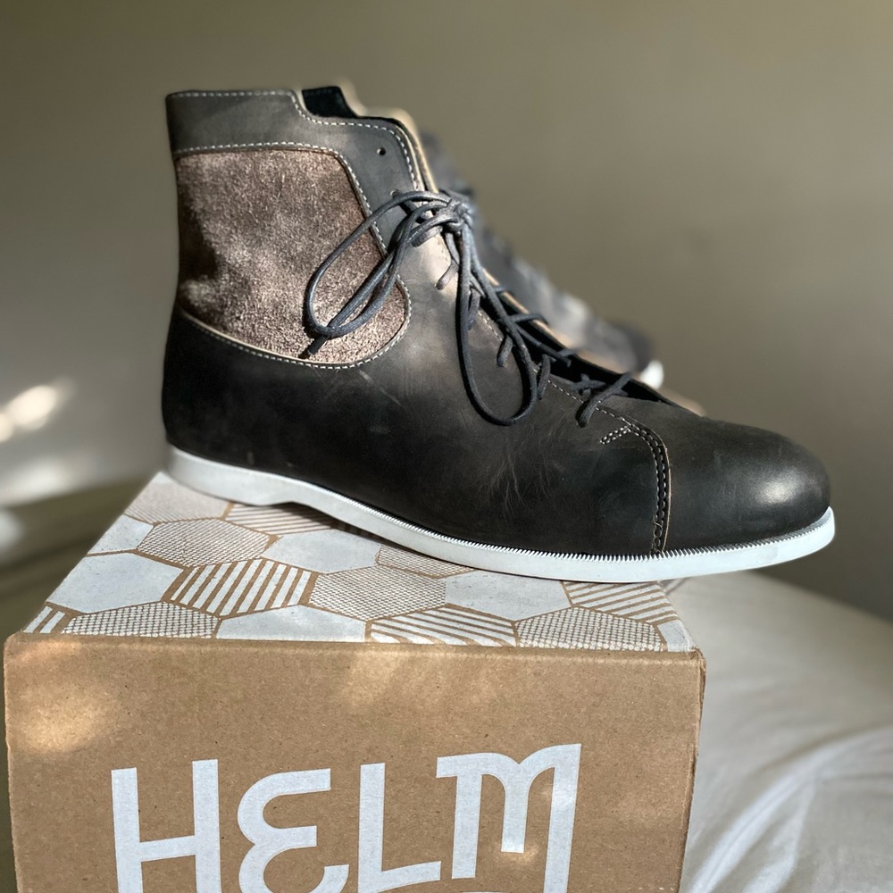 HELM BOOTS